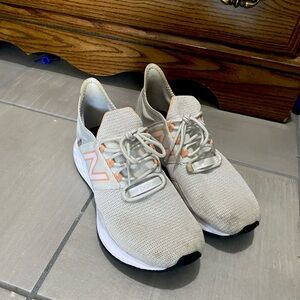 New balance ROAV women’s size 11 tennis shoe